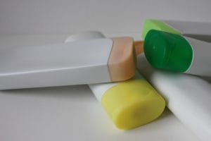 Verschiedene Shampooflaschen